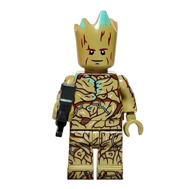 Minifigura de colección de Groot de Marvel Guardianes de la Galaxia, con textura de tronco de árbol marrón, detalles de pequeñas hojas verdes y brazos simulando ramas, sobre fondo blanco.