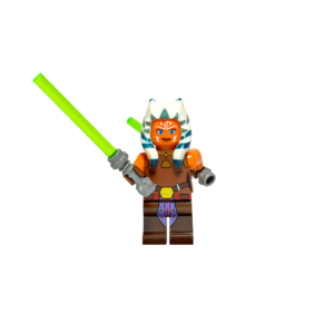 Minifigura de colección de la Padawan Ahsoka Tano de Star Wars: The Clone Wars (primeras temporadas), sobre fondo negro. Luce piel naranja con marcas faciales blancas, cabello Togruta juvenil corto, traje de combate marrón con detalles morados, y empuña un sable de luz verde brillante con empuñadura gris gruesa.