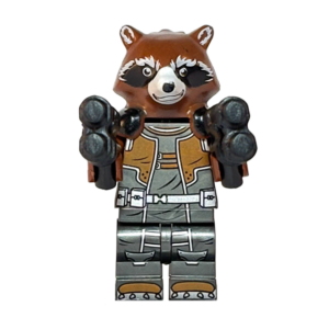 Minifigura de colección de Rocket Raccoon de Marvel Guardianes de la Galaxia, de baja estatura, con cabeza y cola de mapache, vistiendo un traje táctico espacial y sosteniendo un arma gigante, sobre fondo blanco.
