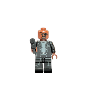 Minifigura de colección de Nick Fury de Marvel S.H.I.E.L.D. (Samuel L. Jackson), vistiendo un traje táctico negro completo con sobretodo de tela negra, luciendo su característico parche en el ojo izquierdo y empuñando una pistola negra, sobre fondo blanco.