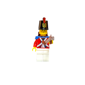 Minifigura de un soldado imperial "redcoat" de Lego sobre un fondo blanco puro. Viste una chaqueta roja brillante con correas blancas cruzadas y hombreras azules prominentes. Tiene pantalones blancos y un sombrero negro alto (shako) con un escudo dorado y una pluma roja. En su espalda lleva una mochila marrón y sostiene un mosquete de madera apuntando hacia adelante. La imagen es nítida y resalta el contraste entre el rojo de la túnica y el azul de las hombreras.