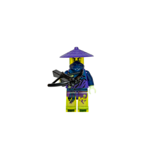 Minifigura de colección de Ghurka de Ninjago sobre un fondo negro. Es un fantasma con piernas de color verde lima translúcido y un torso violeta con detalles negros. Tiene el rostro cubierto por una máscara azul y lleva un sombrero cónico violeta. Sostiene una ballesta negra hacia adelante con su mano derecha. La figura parece brillar por su naturaleza espectral.